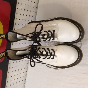 Unworn Doc Martens Airwair 11821 Size 6
